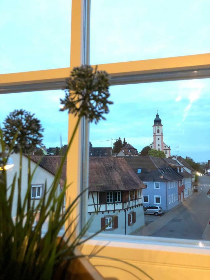 Wohnung 2 - Nur 5 Fahrminuten Vom Europapark Ettenheim Exteriör bild